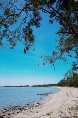 Harap bir kaleden doğaya güzel bir manzara. Rodos Adası, Yunanistan