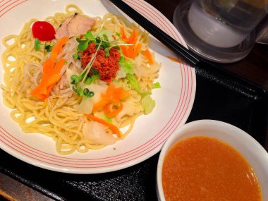 Ramen Japon şehriye