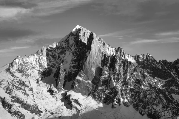 Beau paysage montagneux dans les Alpes — Photo