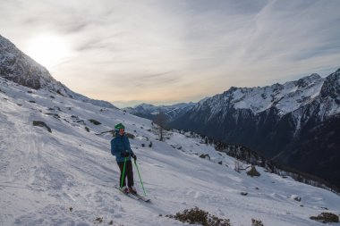 Bazı büyük arazi Chamonix, Fransa Kayak