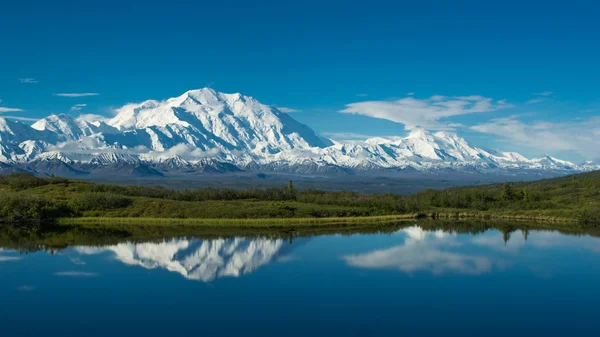 Berg reflektion — Stockfoto