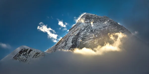 Еверест — стокове фото