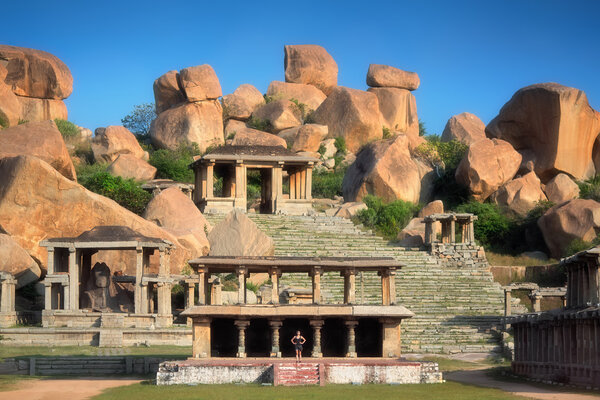 Страна камней
