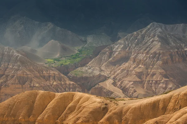 Deserto de montanha arenosa — Fotografia de Stock