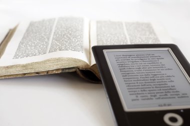 eBook okuyucu ve kitap