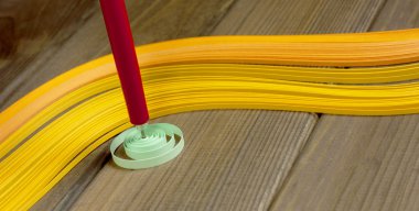 Parlak renkli quilling için arka plan öğeleri (kağıt, cetvel)