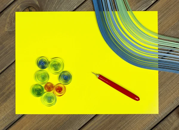 Luminosi elementi di sfondo colorati per quilling (carta, righello ) — Foto Stock