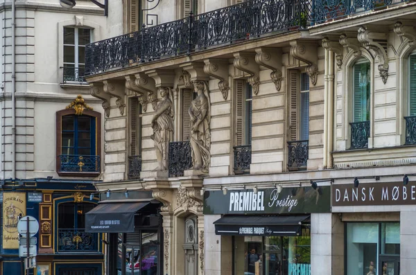 Vistas ao longo das ruas de Paris — Fotografia de Stock