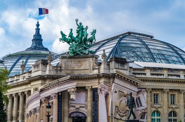 Paris sokaklar boyunca sayısı