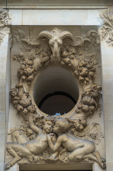 Paris sokaklar boyunca sayısı