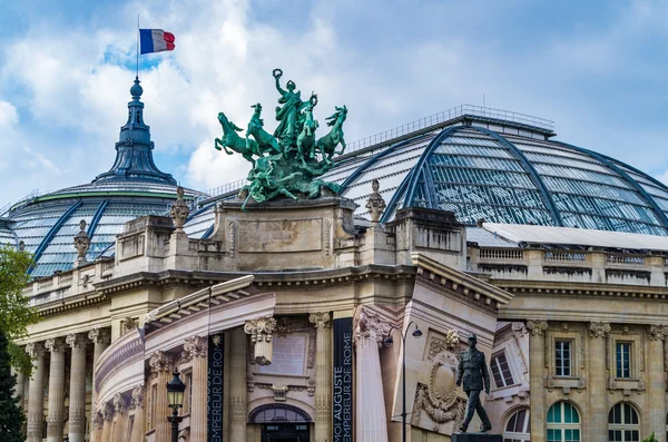 Paris sokaklar boyunca sayısı