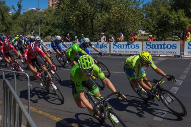 Adelaide tur aşağı altında 2016