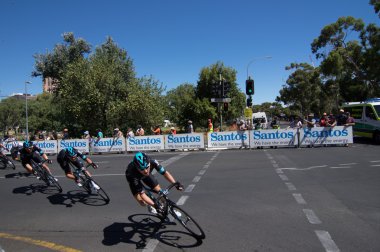 Adelaide tur aşağı altında 2016