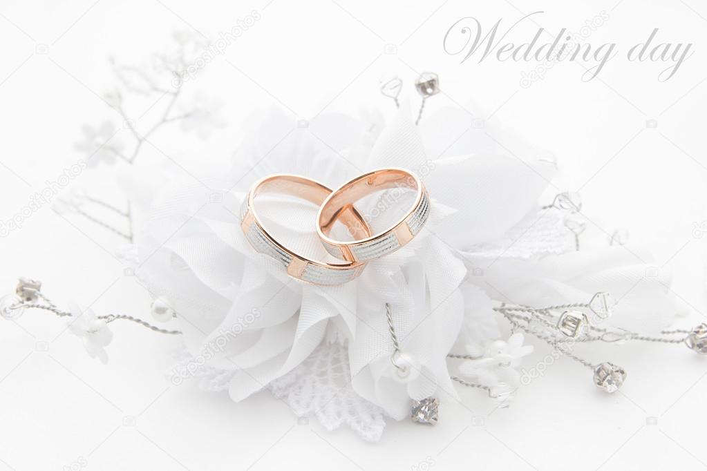 Nhẫn cưới là một trong những biểu tượng của tình yêu vĩnh cửu, và hình ảnh những chiếc nhẫn cưới đẹp này sẽ khiến bạn phải rung động. Chắc chắn sẽ có một chiếc nhẫn đúng ý bạn, và bạn sẽ để lại ấn tượng đẹp trong kỷ niệm của mình.