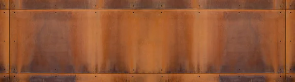 Grunge Σκουριασμένη Κορνίζα Τοίχο Πριτσίνια Σκουριά Μεταλλική Υφή Φόντο Πανόραμα — Φωτογραφία Αρχείου