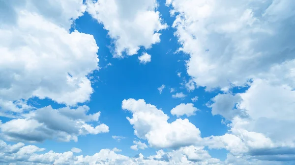 雲の背景バナーパノラマ — ストック写真