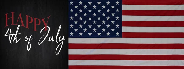 7月4日快乐 独立日美国背景横幅全景模版贺卡 在黑色混凝土墙上摇曳着美国弗拉 — 图库照片