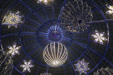 Dekorasyon ışıkları güzelmiş.