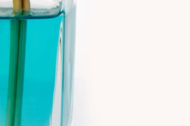 Sıvı içinde ahşap çubuklar, aromaterapi