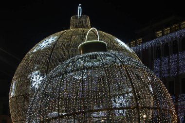 Dekorasyon ışıkları güzelmiş.