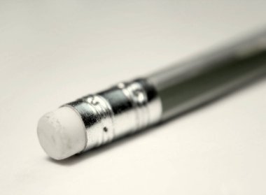 Silgi detayına sahip kalem