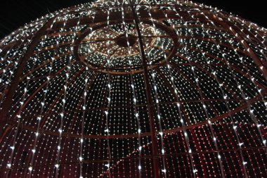 Dekoratif Noel ışıkları kapanıyor