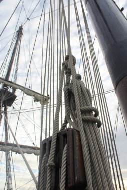 Kaliteli korsan gemisi yaklaşıyor.