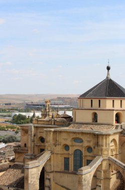 Eski tapınağın güzel bir görüntüsü.