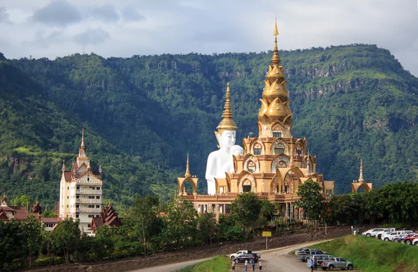 在考 Kho 碧差汶泰国的 Phasornkaew 寺 — 图库照片