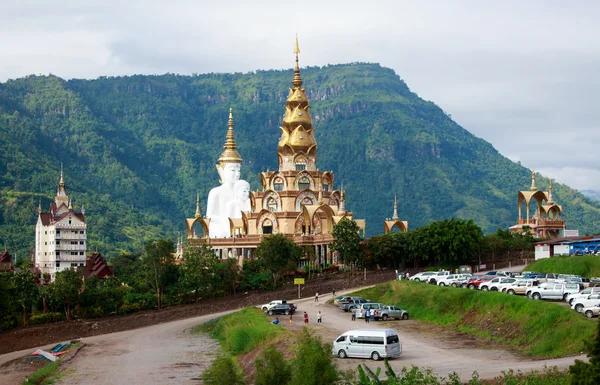 在考 Kho 碧差汶泰国的 Phasornkaew 寺 — 图库照片