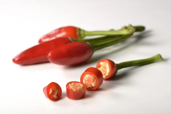 Bouquet de chili rouge épicé et un coupé — Photo