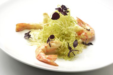 Karides ile altın ve gevrek pırasa