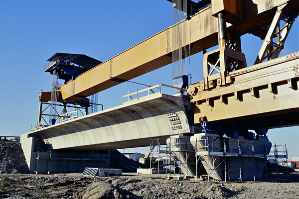 Overhead crane for installation of viaduct sections