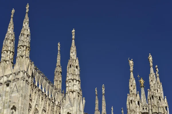 Detaljer för Milanos katedral spiror — Stockfoto