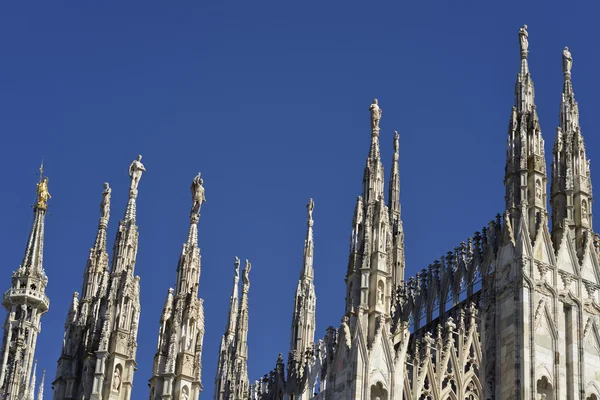 Detaljer för Milanos katedral spiror — Stockfoto