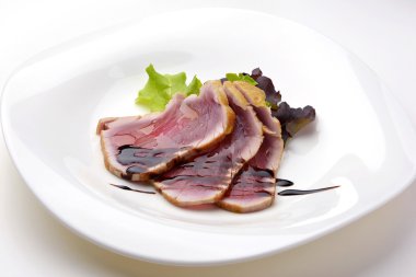 meze balsamik sirke ile ızgara orkinos dilim