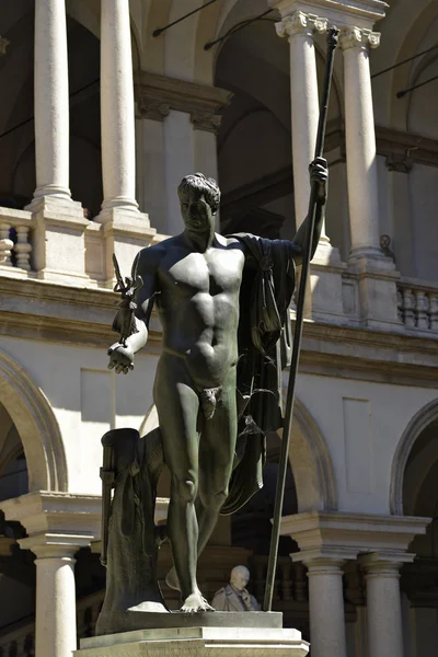 Milanos Brera Konstgalleri monument till Napoleon avlad av Canova — Stockfoto