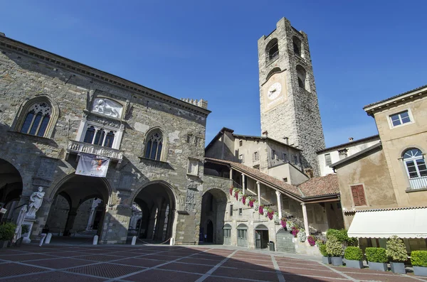 Bergamo oude plein Piazza vecchia — Stockfoto