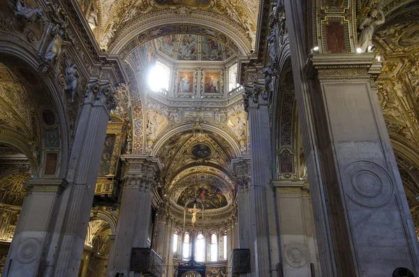 Bergamo basilikan Saint Mary Major inuti — Stockfoto