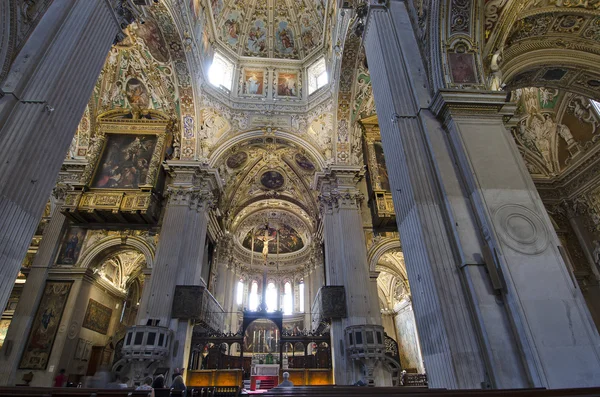 Bergamo basilikan Saint Mary Major inuti — Stockfoto
