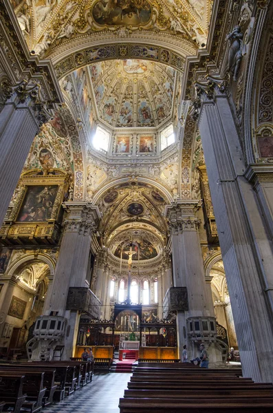 Bergamo basilikan Saint Mary Major inuti — Stockfoto