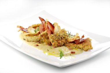 Balık yemek, kalkan balığı fileto aromalı kabuk, cips, rosti, kremalı p
