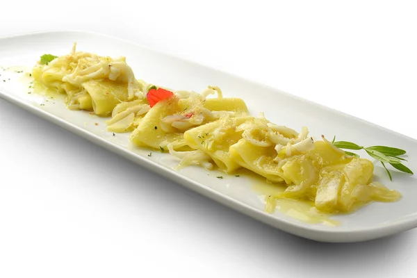 Pasta Dish Paccheri Macaroni with Onion and Squid 2 — Stock Photo, Image