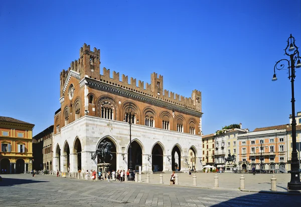 Piacenza Piazza Cavalli — Zdjęcie stockowe