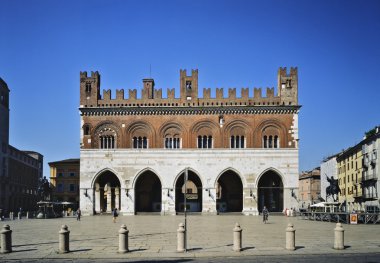 Piacenza Piazza Cavalli clipart