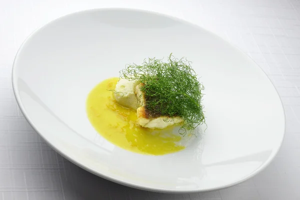 Escalope of sea bass with fennel puree in citrus sauce — Stock Photo, Image