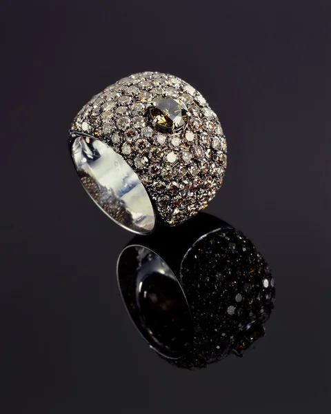 Anello con diamanti — Foto Stock