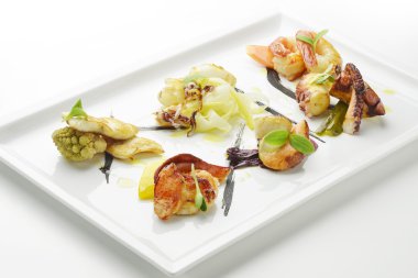 Tatlı ve ekşi sebze balıkla deniz paleti