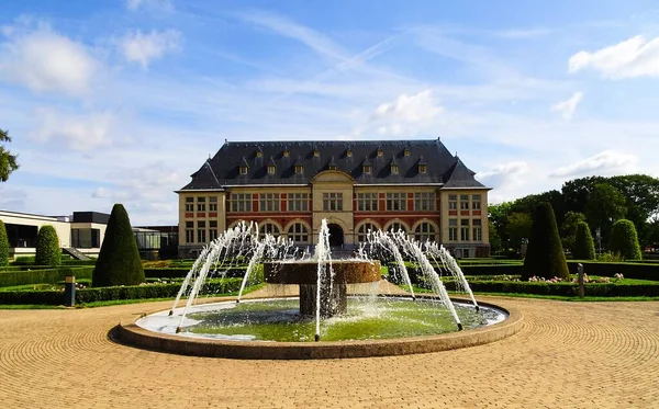 Hoge Kempen Ulusal Parkı, Maasmechelen, Belçika 'da Çeşmeli Otel Terhills.