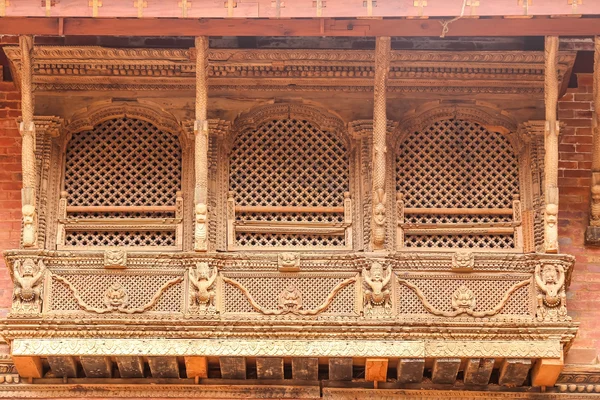 Newari grote venster en balkon — Stockfoto